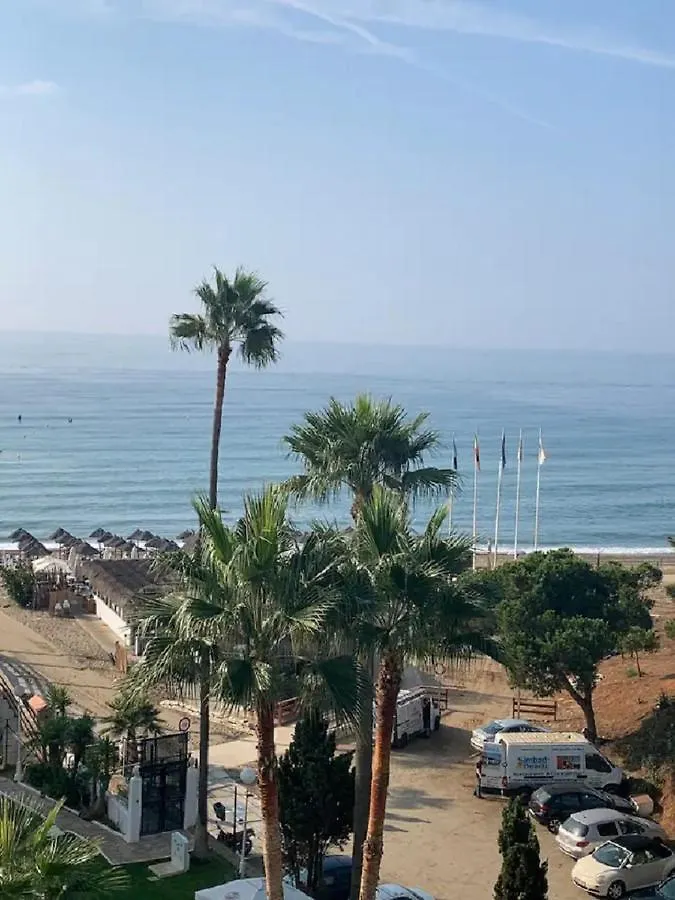 New Beachfront Loft ماربيا شقة